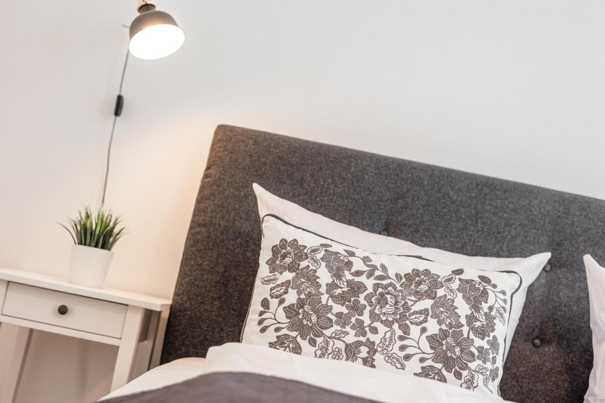 Goethe Palais Suite Charlotte 4P L Lift I Parkplatzi Zentrum I Helios Aue  Dış mekan fotoğraf
